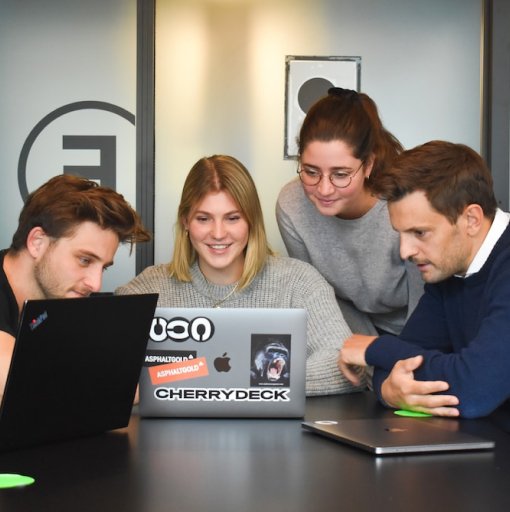 Rectangle-33 about us